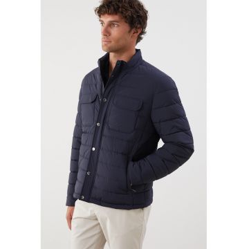 Geaca cu buzunare pe piept