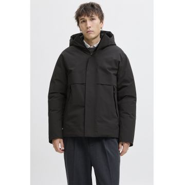 Geaca cu gluga si buzunare cu fermoar