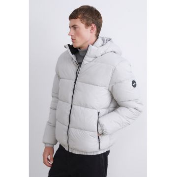 Geaca cu vatelina si gluga