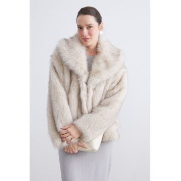 Haina din blana sintetica