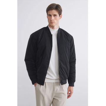 Jacheta cu fermoar si buzunare