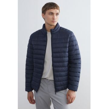 Jacheta matlasata cu guler scurt