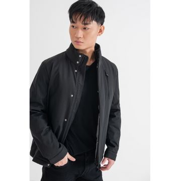 Jacheta rezistenta la vant si apa Vincit