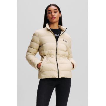 Jacheta scurta cu detalii logo brodate