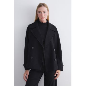 Palton scurt cu nasturi