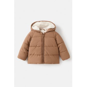 Geaca cu aplicatii urechi