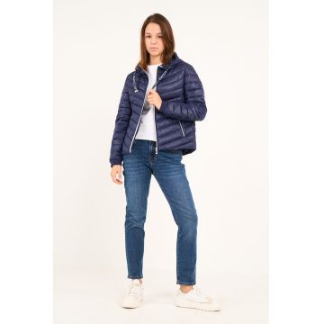 Geaca cu gluga si buzunare cu fermoar