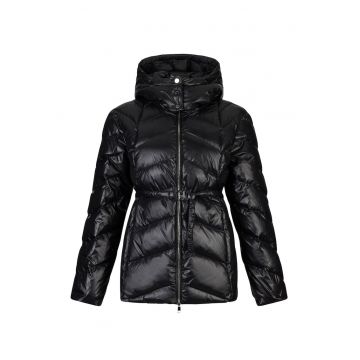 Geaca cu umplutura de puf si gluga