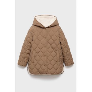 Geaca matlasata cu capse