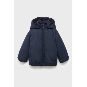 Geaca matlasata cu fermoar