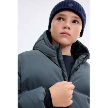 Geaca matlasata cu gluga