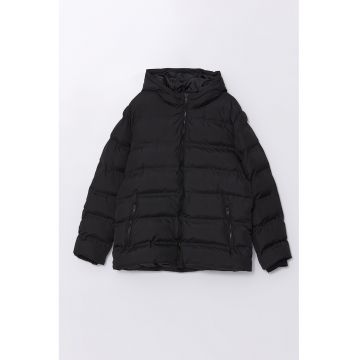 Geaca matlasata cu gluga