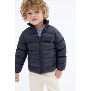 Geaca matlasata si impermeabila