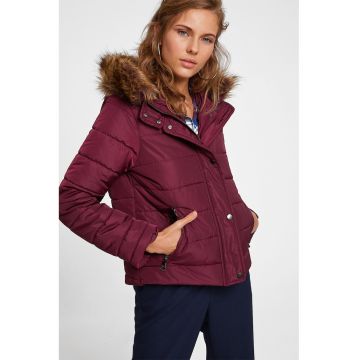 Geaca scurta cu garnituri de blana sintetica