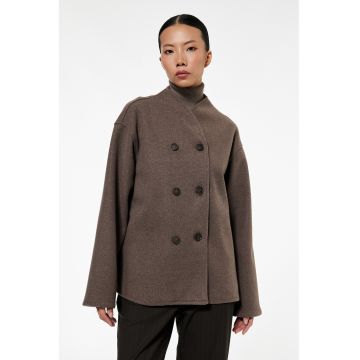 Haina cu doua randuri de nasturi