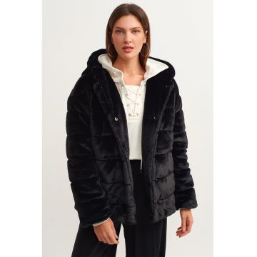 Haina scurta de blana sintetica cu gluga