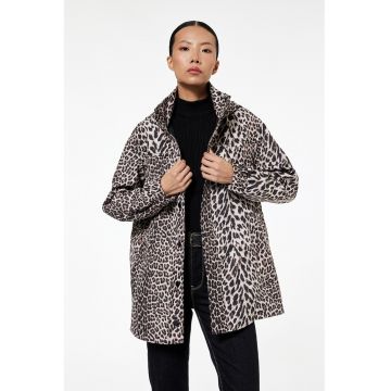Jacheta lejera cu animal print
