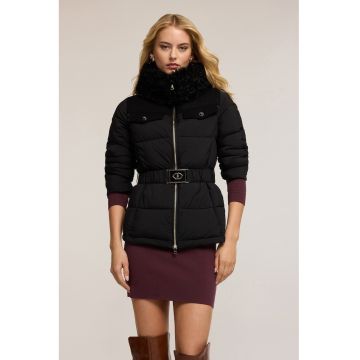 Jacheta matlasata cu gluga