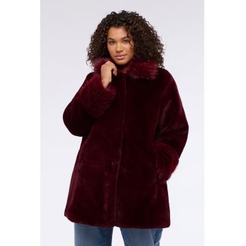 Palton cu insertii din blana sintetica