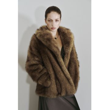 Palton din blana sintetica cu revere largi