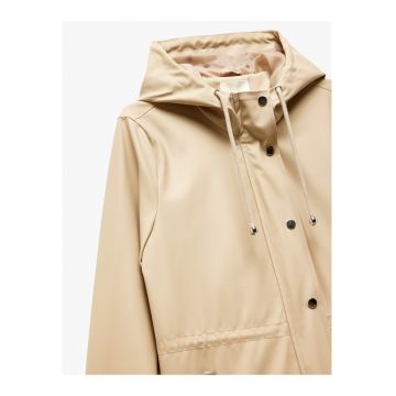 Pelerina de ploaie din piele ecologica