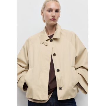 Trenci scurt supradimensionat