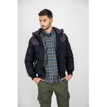 Geaca cu vatelina si gluga detasabila Volva