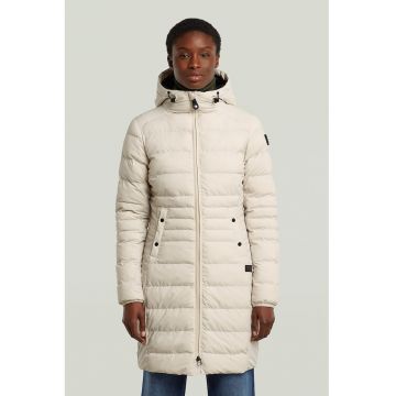 Geaca cu gluga si aspect matlasat