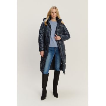 Geaca lunga matlasata cu vatelina si gluga