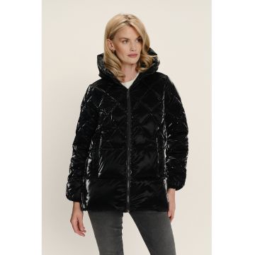 Geaca matlasata cu vatelina si gluga