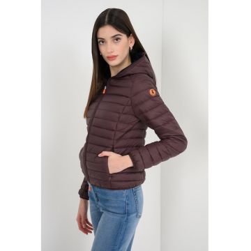 Geaca cu gluga si aspect matlasat