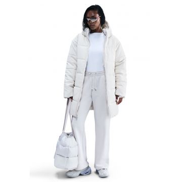 Geaca lejera cu gluga