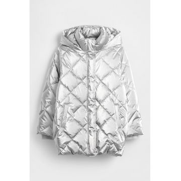 Geaca matlasata cu gluga