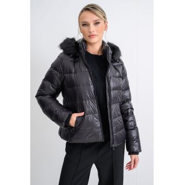 Geaca slim-fit cu umplutura de puf