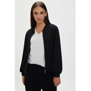 Jacheta bomber cu fermoar si model uni