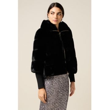 Jacheta cu blana sintetica si guler inalt
