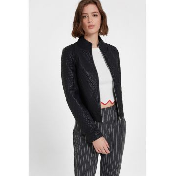 Jacheta de piele ecologica cu aspect matlasat