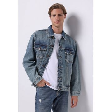 Jacheta din denim cu buzunare pe piept