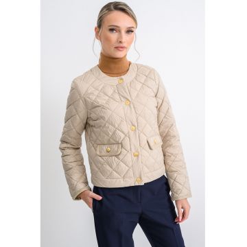 Jacheta matlasata cu finisaj rezistent la apa