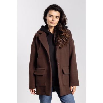 Palton cu revere decupate si buzunare aplicate