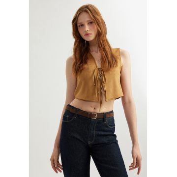 Vesta crop de piele intoarsa ecologica cu snururi