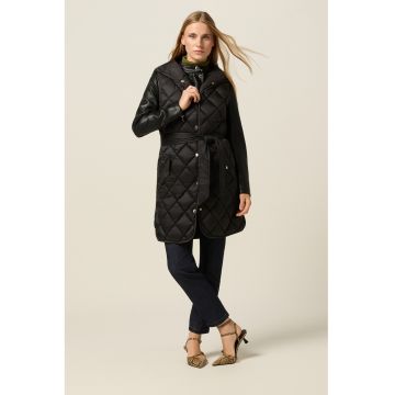 Vesta cu gluga si cordon