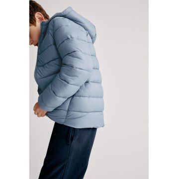 Geaca cu gluga si aspect matlasat