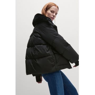 Geaca cu umplutura de puf