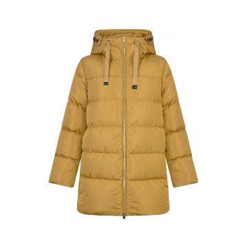 Geaca cu umplutura de puf si gluga