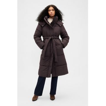 Geaca lunga matlasata cu gluga