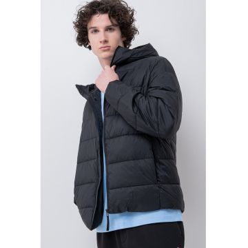 Geaca matlasata cu buzunare laterale