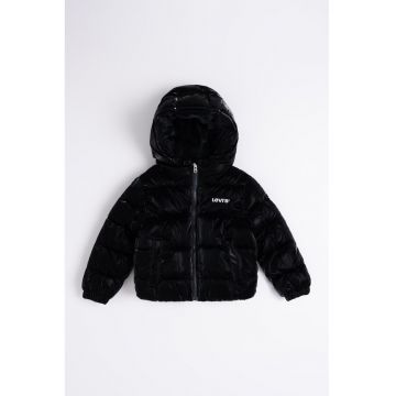 Geaca matlasata cu gluga