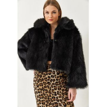 Haina scurta din blana artificiala cu nasturi