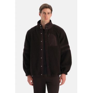 Jacheta cu capse si buzunare